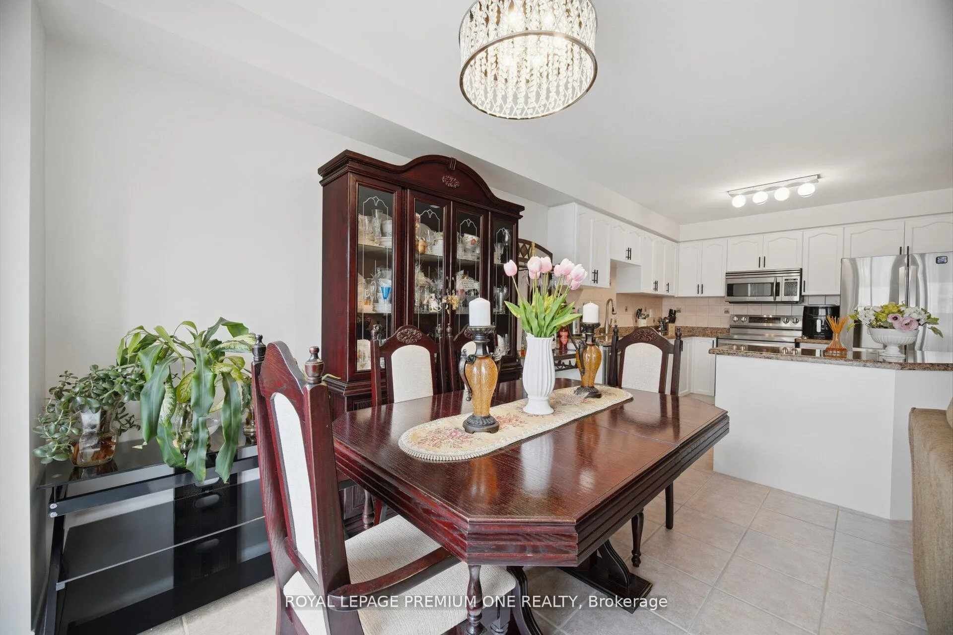 Photo 11 of 64 Mare Crescent, Etobicoke, West Humber-Clairville — HOMEH