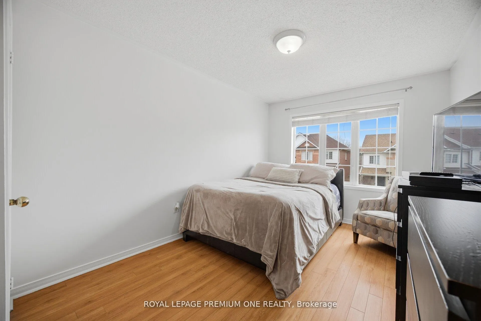 Photo 29 of 64 Mare Crescent, Etobicoke, West Humber-Clairville — HOMEH