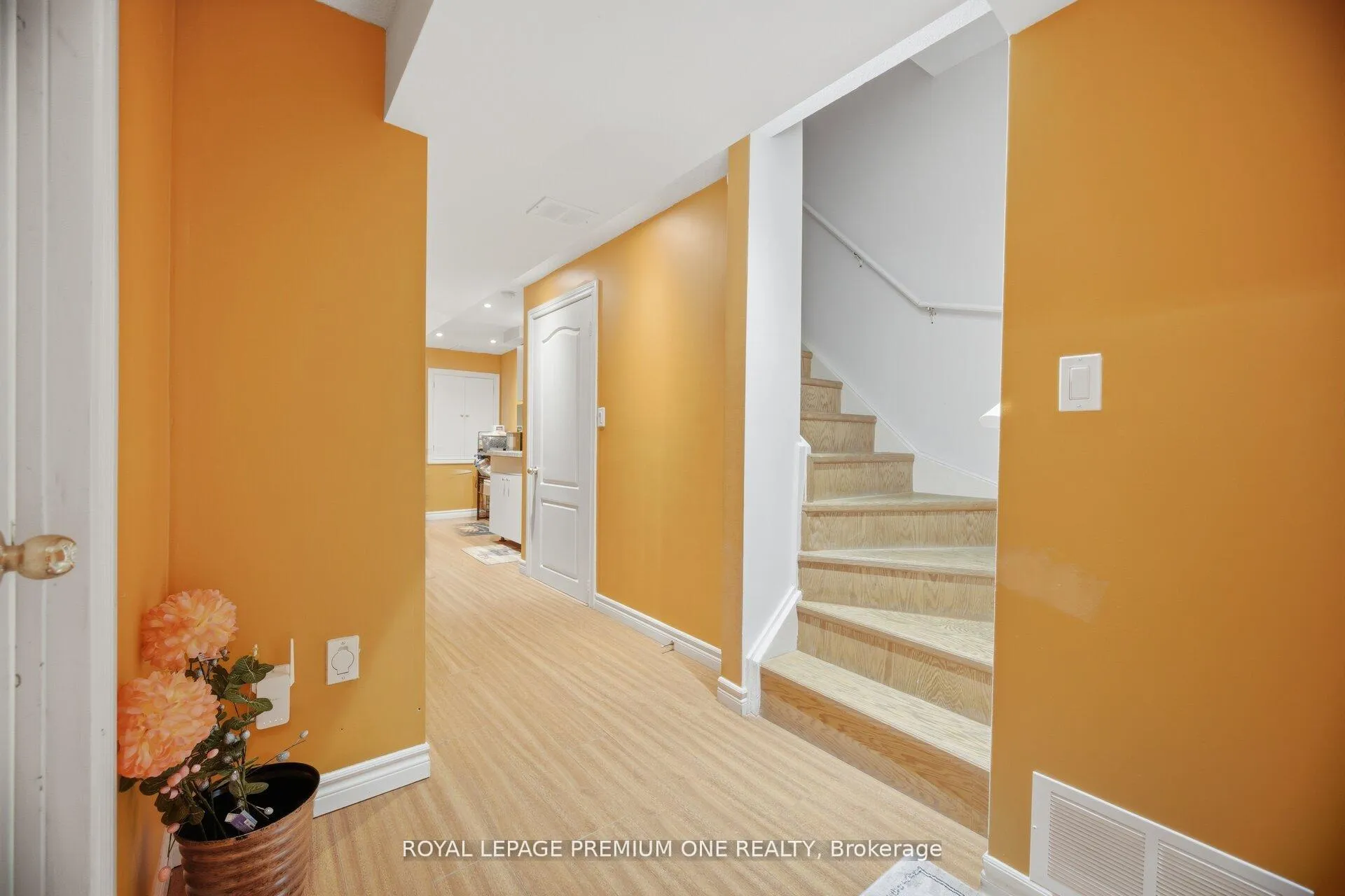 Photo 35 of 64 Mare Crescent, Etobicoke, West Humber-Clairville — HOMEH