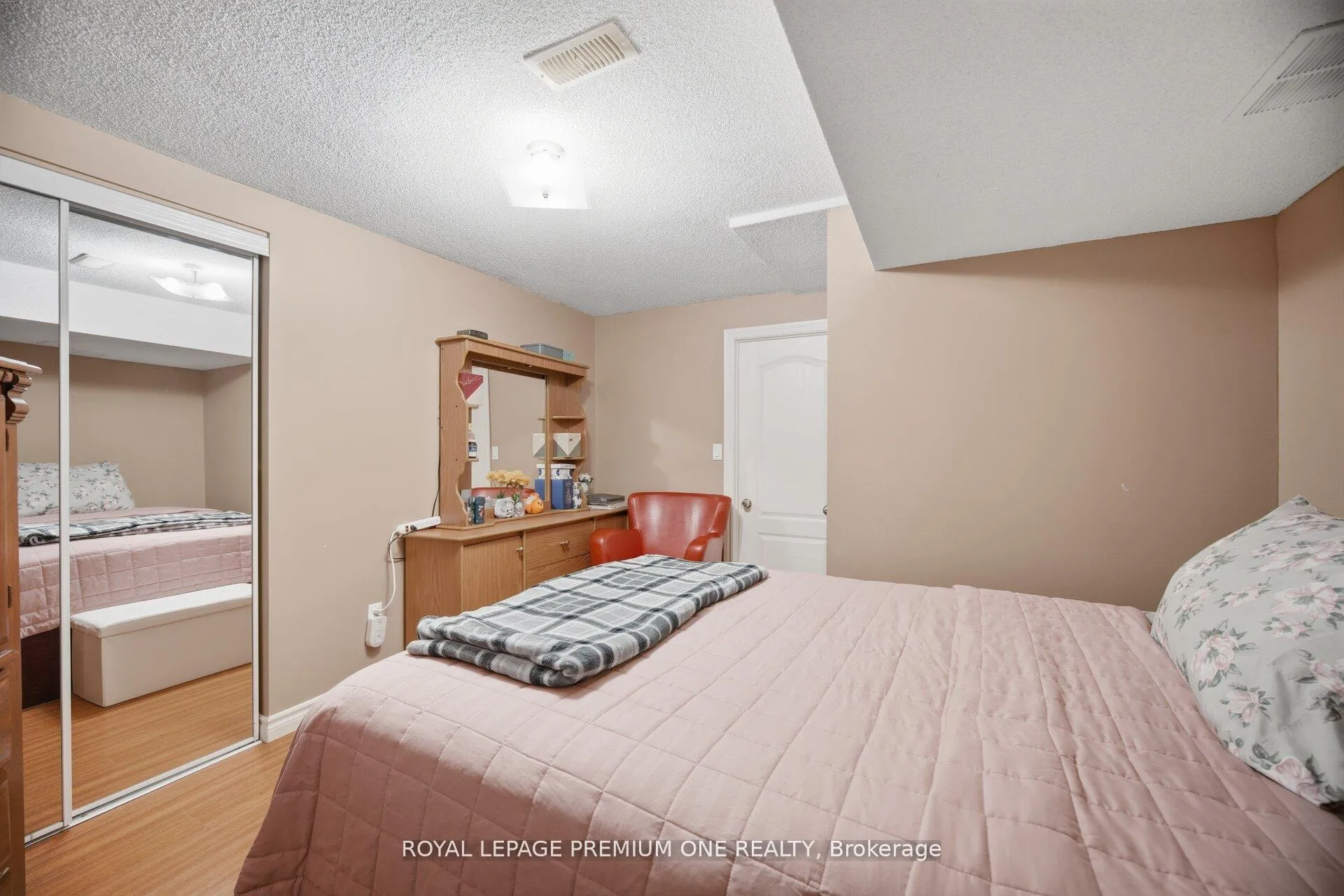 Photo 44 of 64 Mare Crescent, Etobicoke, West Humber-Clairville — HOMEH