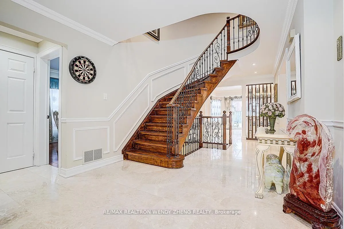 Photo 3 of 19 Baycliffe Road, Markham, Unionville — HOMEH