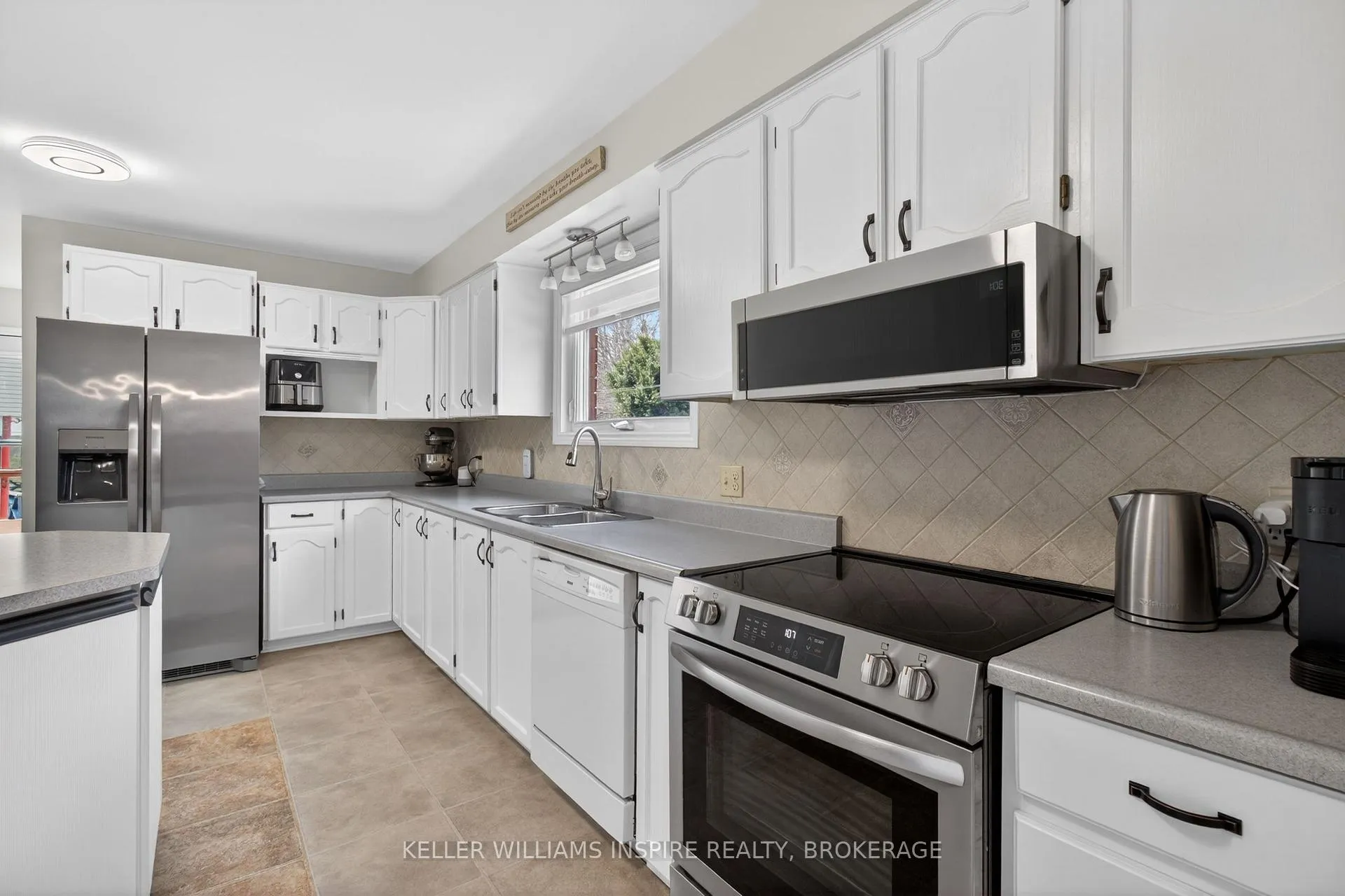 Photo 9 of 4 Terraceview Road, Kingston, Rideau — HOMEH