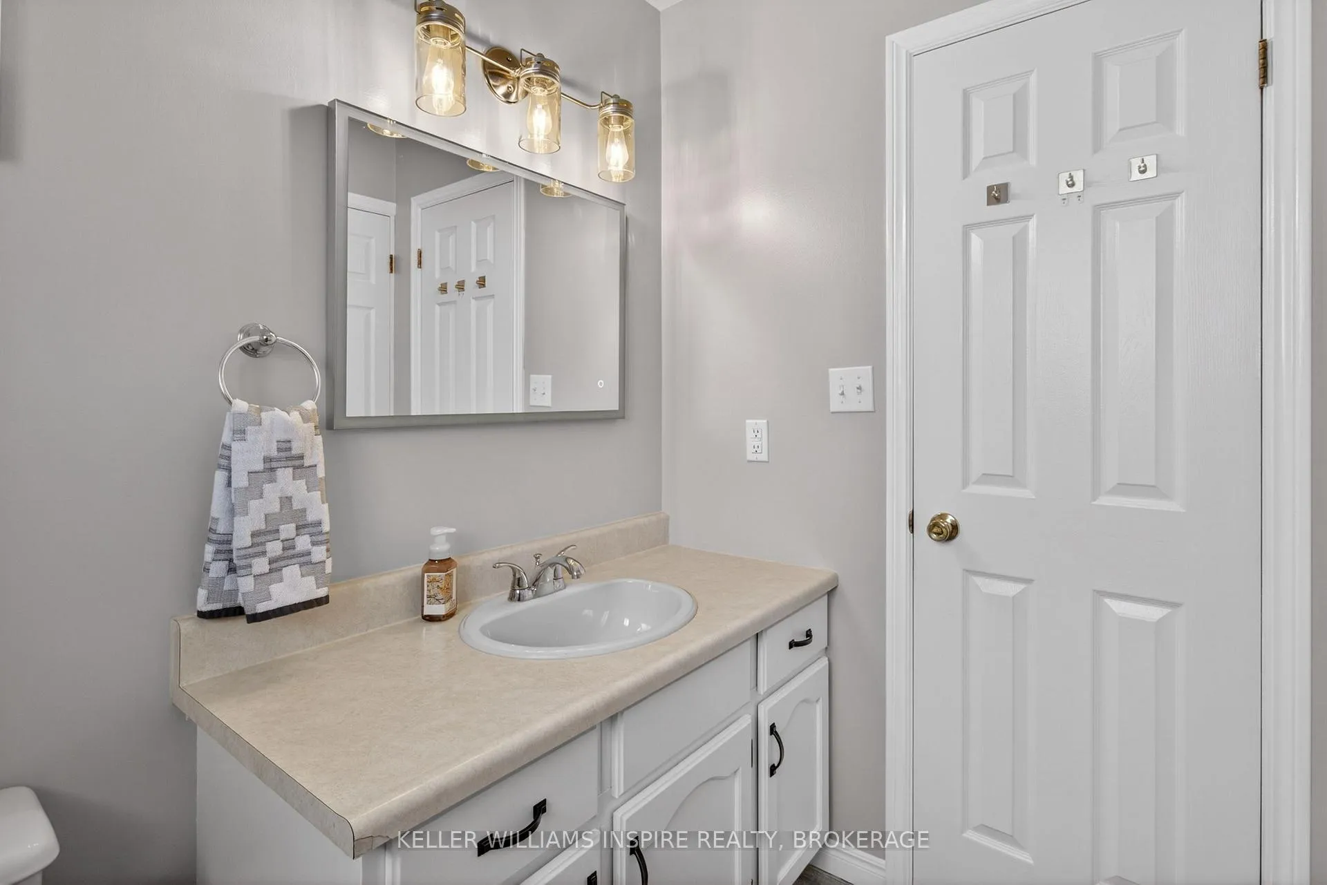 Photo 12 of 4 Terraceview Road, Kingston, Rideau — HOMEH