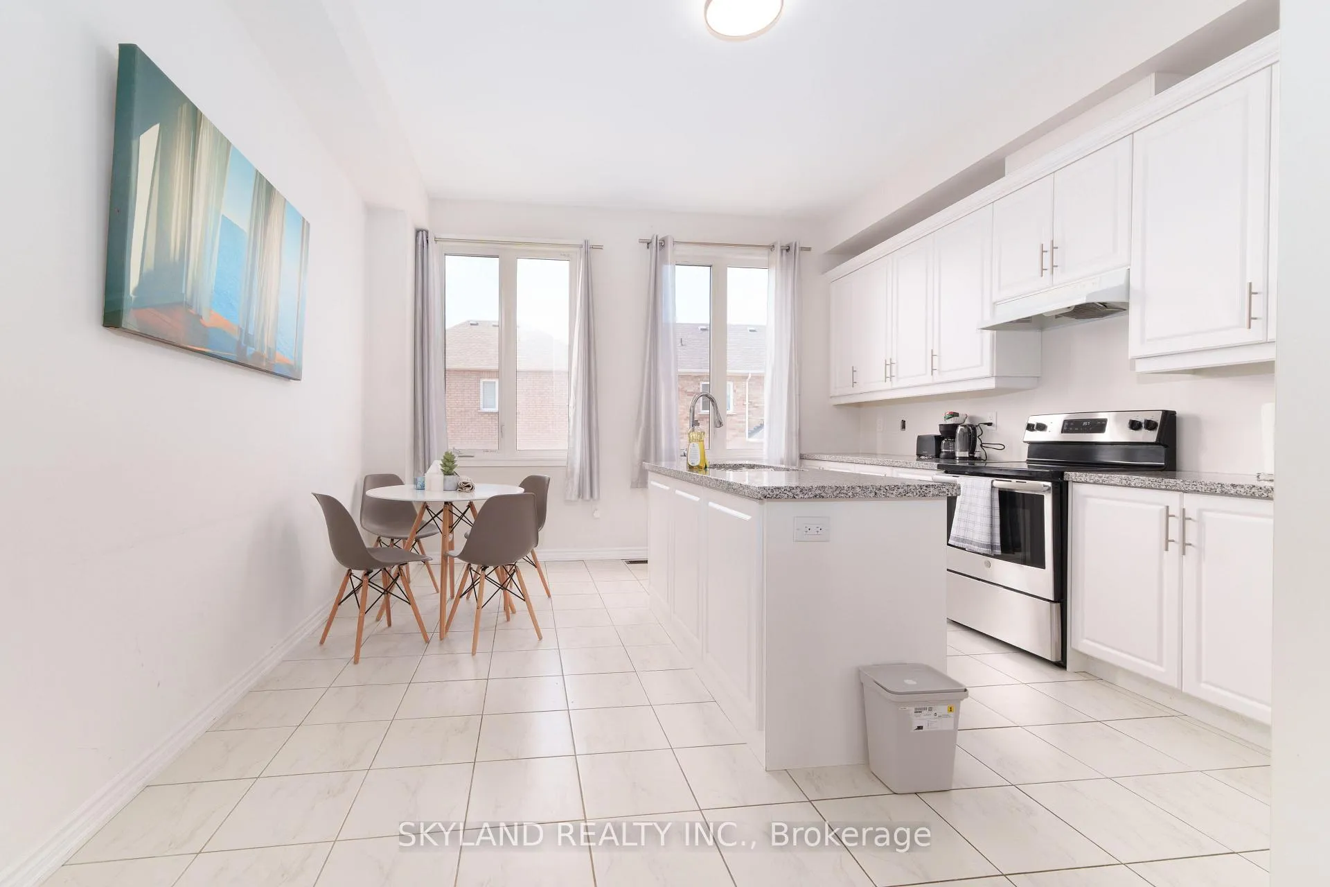 Photo 15 of 44 Hyderabad Lane, Markham, Greensborough — HOMEH