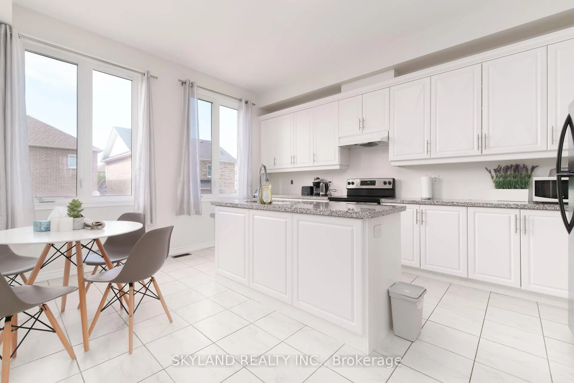 Photo 16 of 44 Hyderabad Lane, Markham, Greensborough — HOMEH