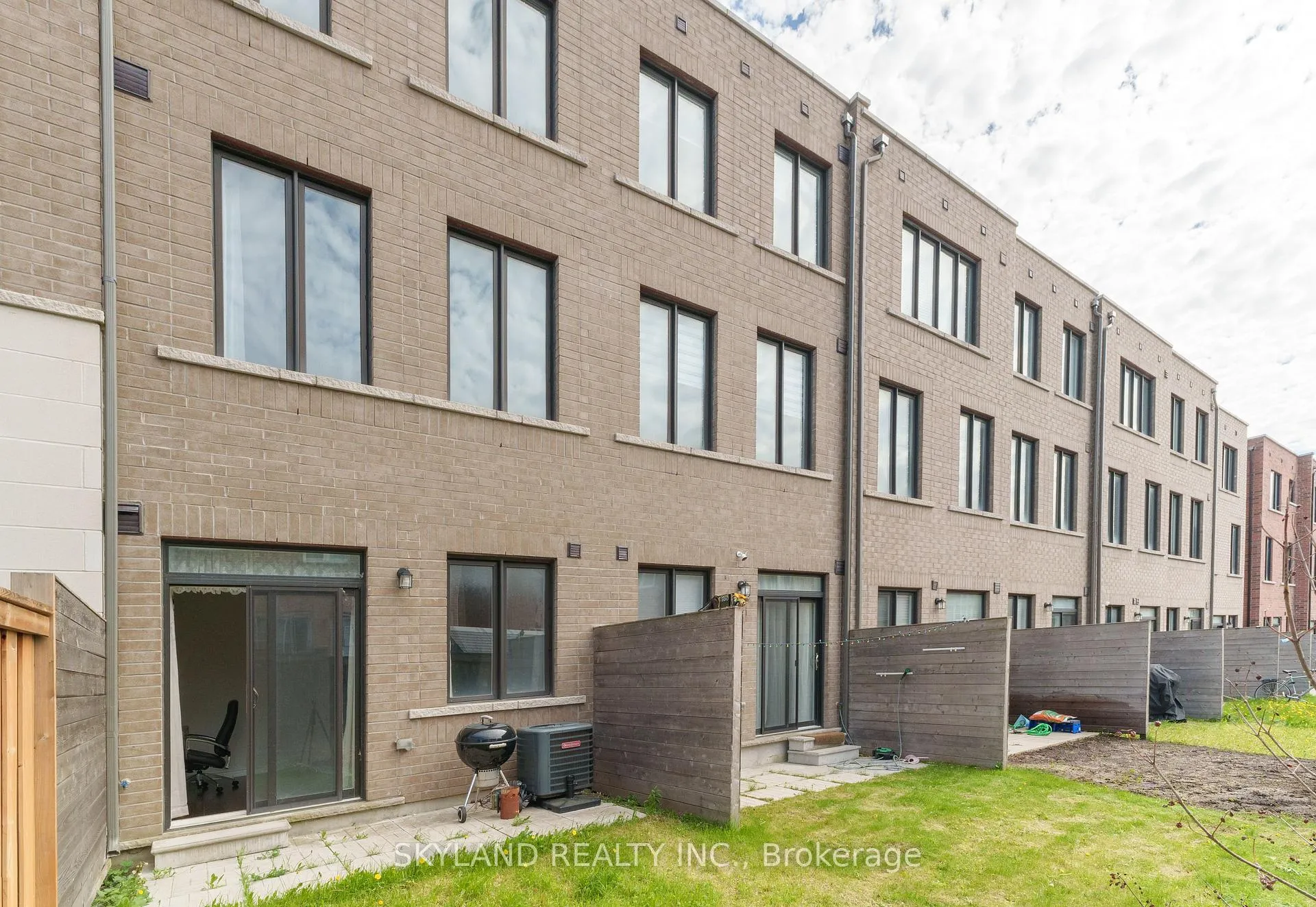 Photo 35 of 44 Hyderabad Lane, Markham, Greensborough — HOMEH