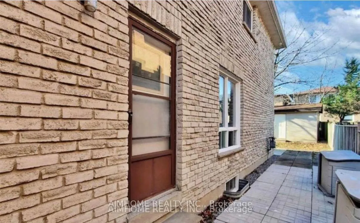 Photo 2 of 96 Harvest Moon Drive, Markham, Milliken Mills West — HOMEH