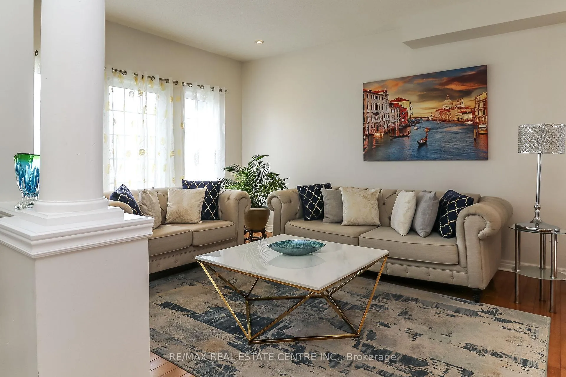 Photo 5 of 1 Sandringham Drive, Barrie, Innis-Shore — HOMEH