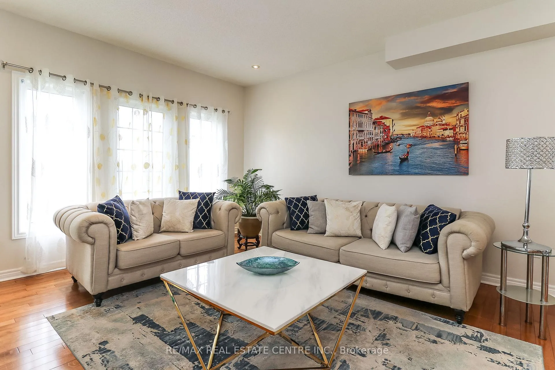 Photo 6 of 1 Sandringham Drive, Barrie, Innis-Shore — HOMEH