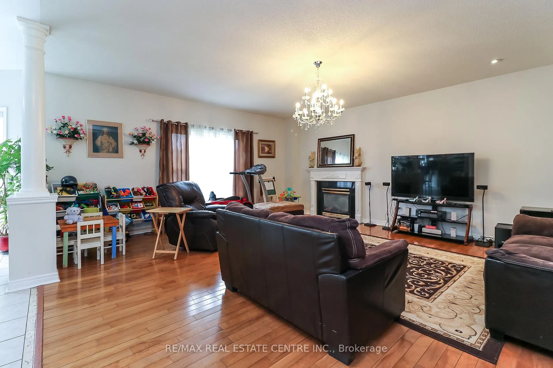 Photo 17 of 1 Sandringham Drive, Barrie, Innis-Shore — HOMEH