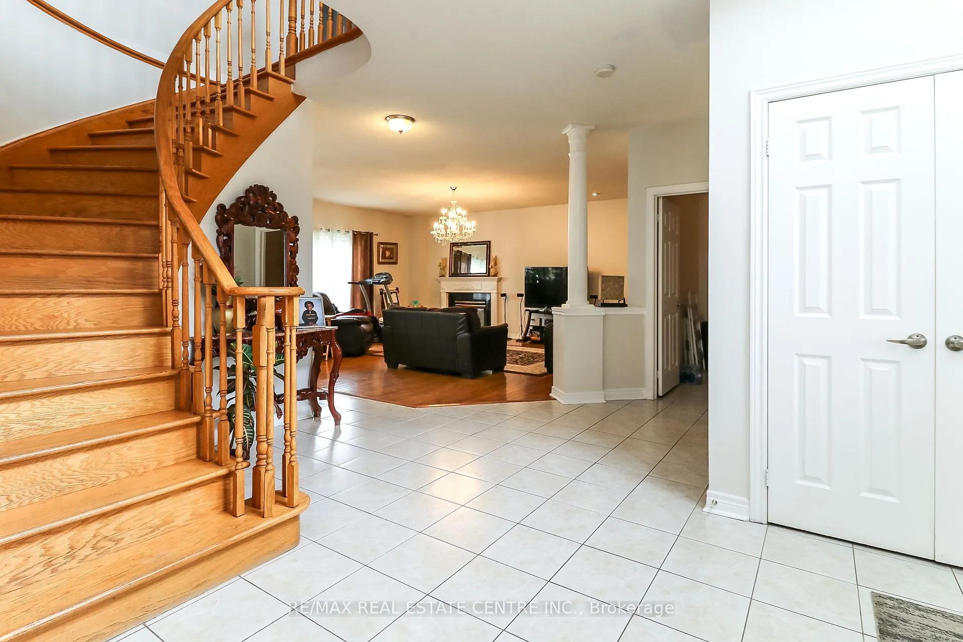 Photo 18 of 1 Sandringham Drive, Barrie, Innis-Shore — HOMEH