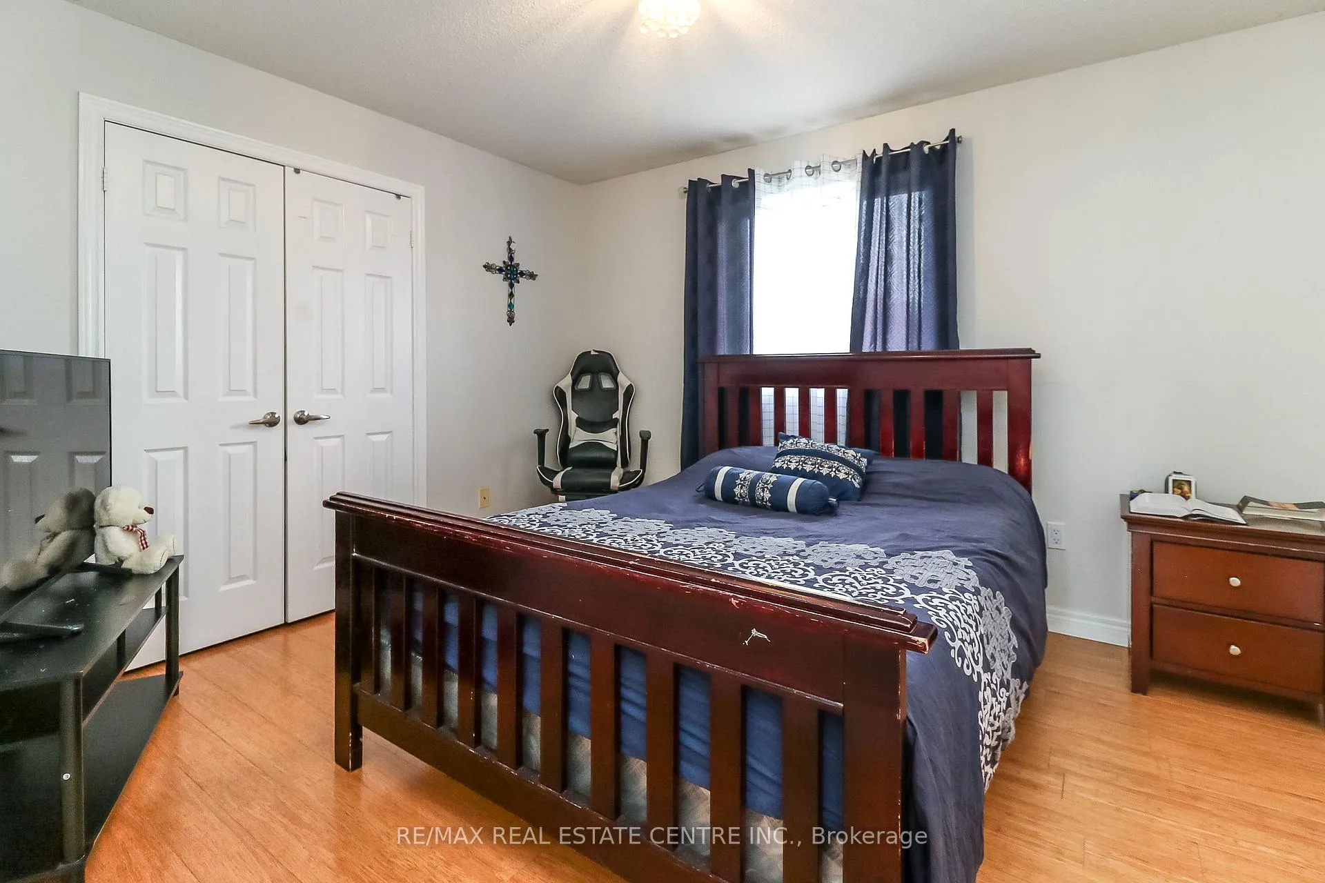 Photo 24 of 1 Sandringham Drive, Barrie, Innis-Shore — HOMEH