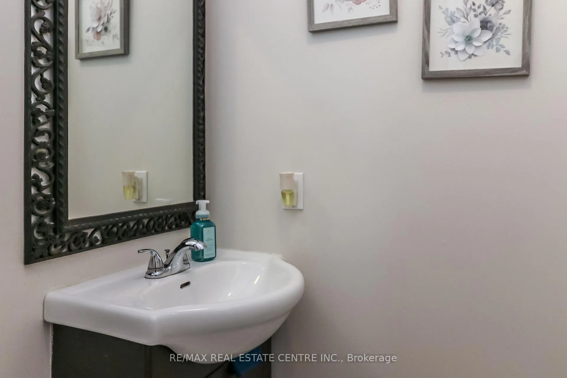 Photo 33 of 1 Sandringham Drive, Barrie, Innis-Shore — HOMEH