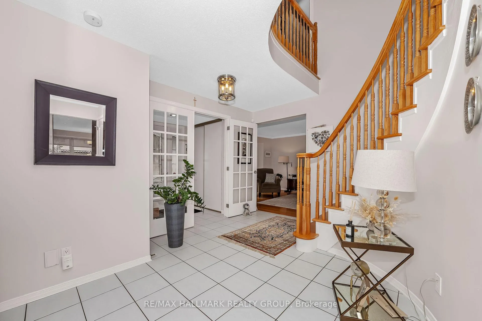 Photo 5 of 1850 Thornecrest Street, Ottawa, Chapel Hill — HOMEH