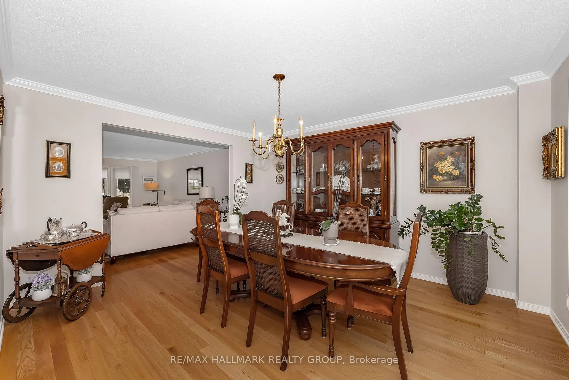 Photo 9 of 1850 Thornecrest Street, Ottawa, Chapel Hill — HOMEH