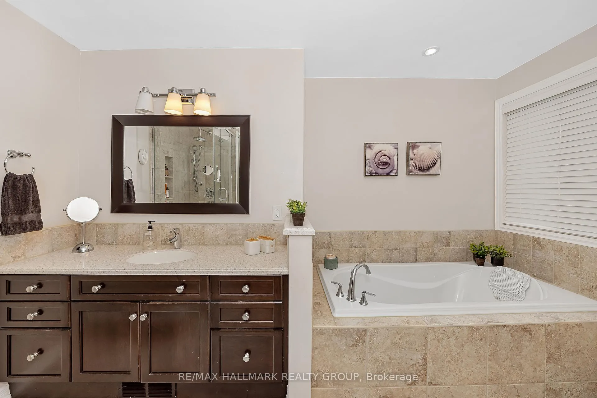 Photo 26 of 1850 Thornecrest Street, Ottawa, Chapel Hill — HOMEH