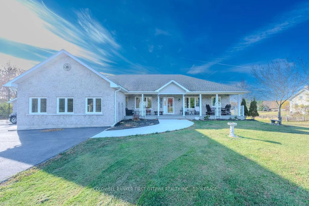 Photo 2 of 4987 Bedford Road, Frontenac, Frontenac South — HOMEH