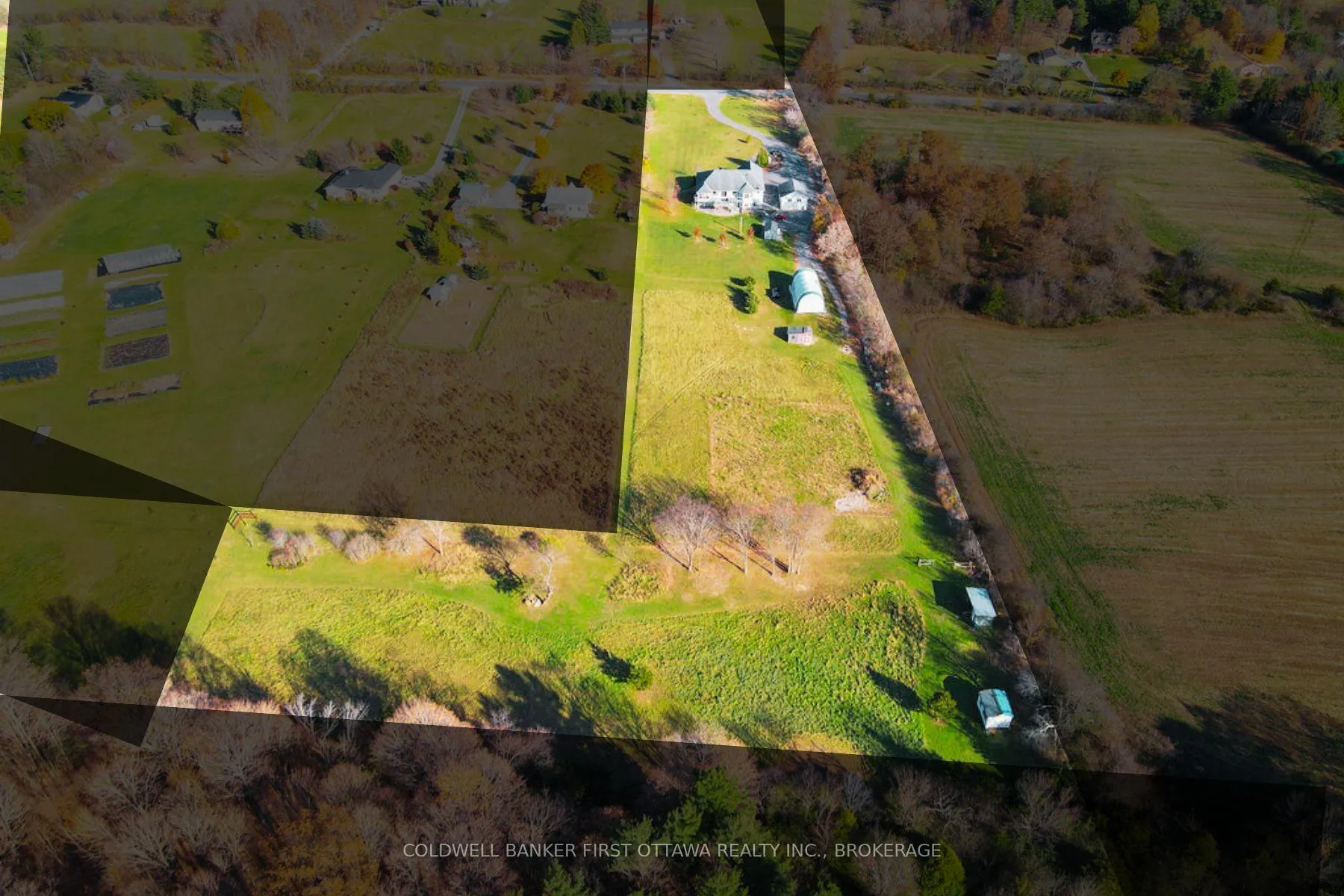 Photo 3 of 4987 Bedford Road, Frontenac, Frontenac South — HOMEH