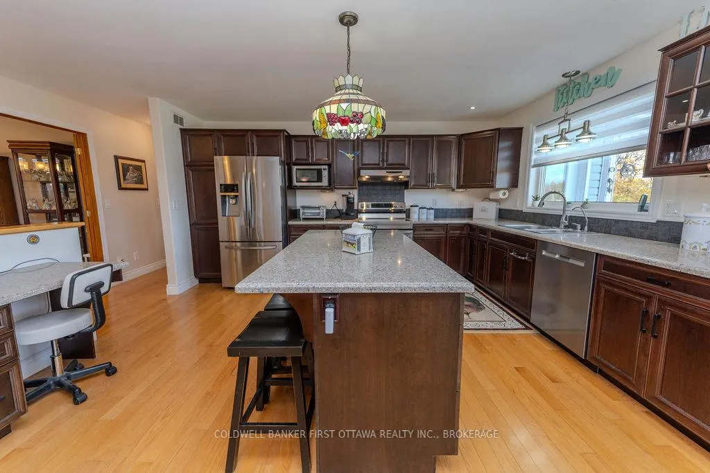 Photo 4 of 4987 Bedford Road, Frontenac, Frontenac South — HOMEH