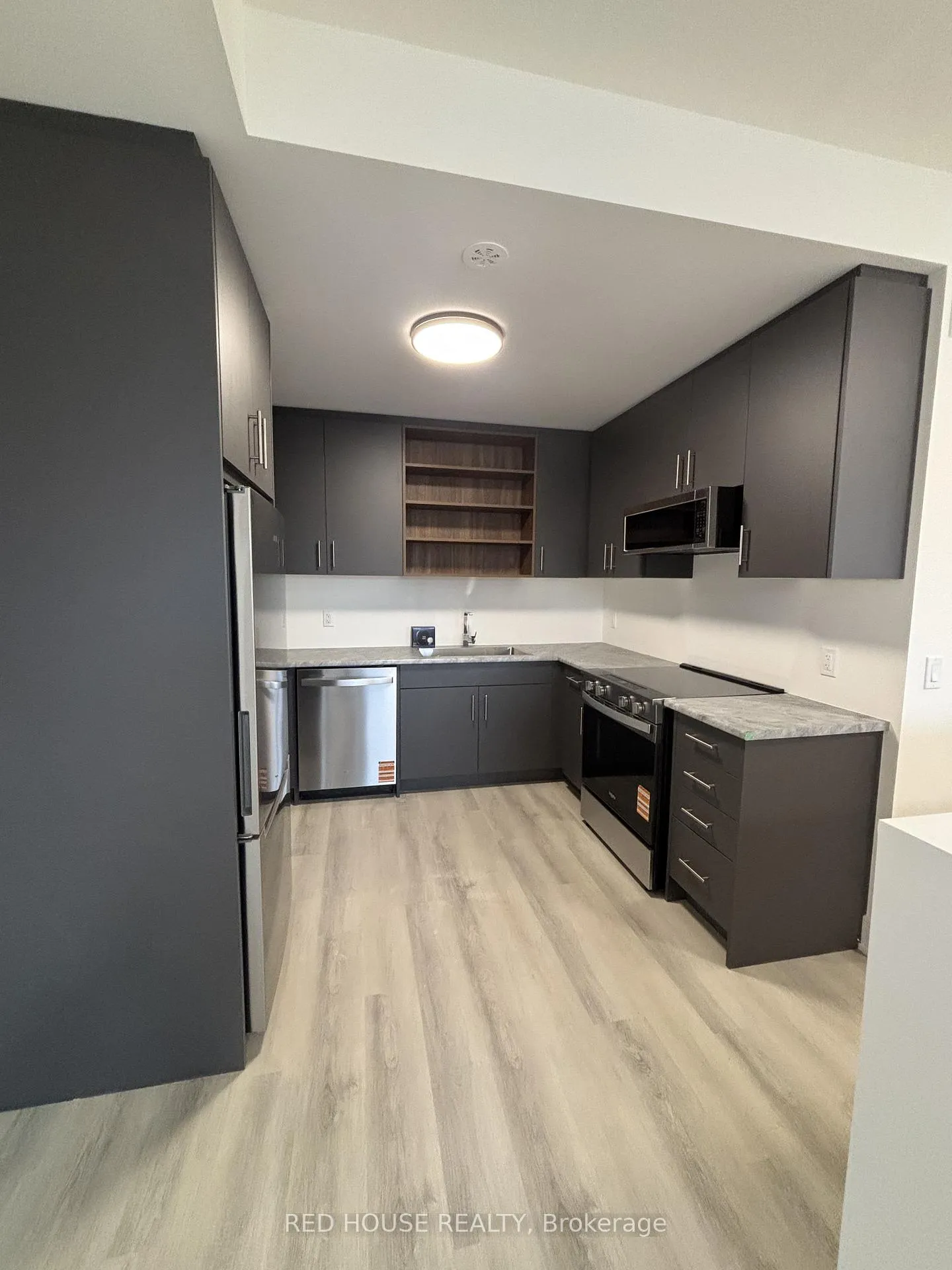 Photo 4 of 102 Everett Common, St. Catharines, Oakdale — HOMEH