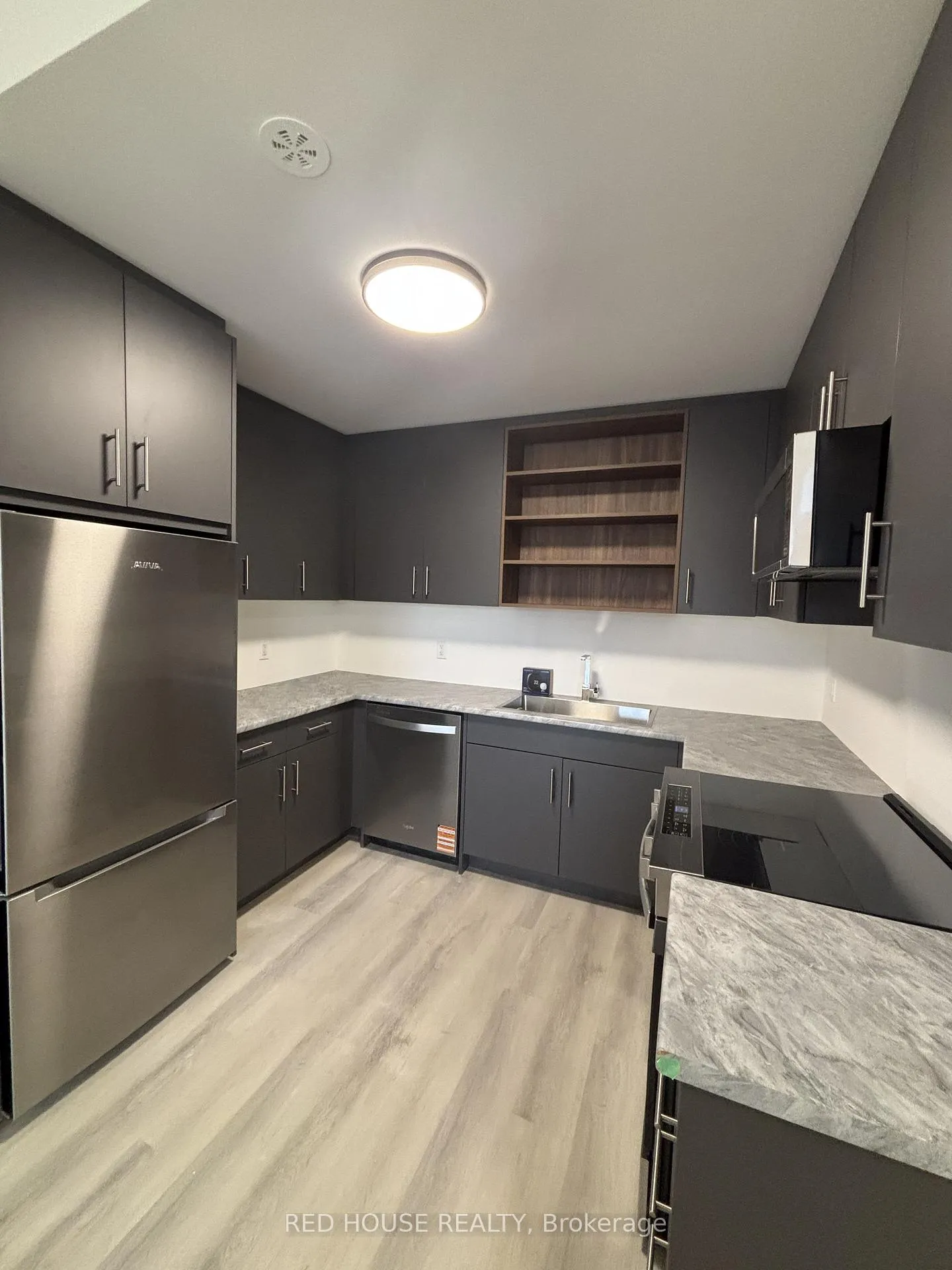 Photo 5 of 102 Everett Common, St. Catharines, Oakdale — HOMEH