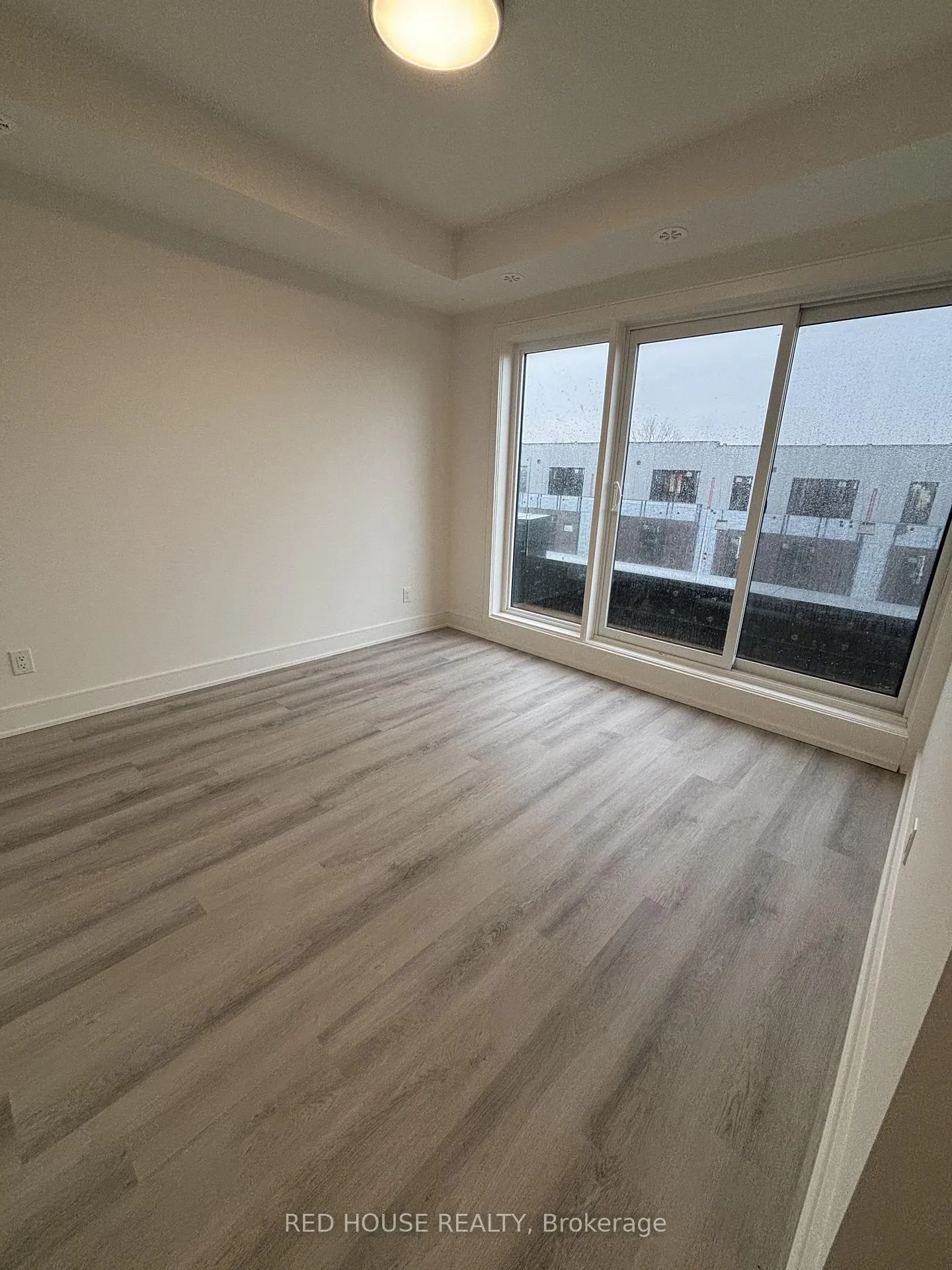Photo 17 of 102 Everett Common, St. Catharines, Oakdale — HOMEH