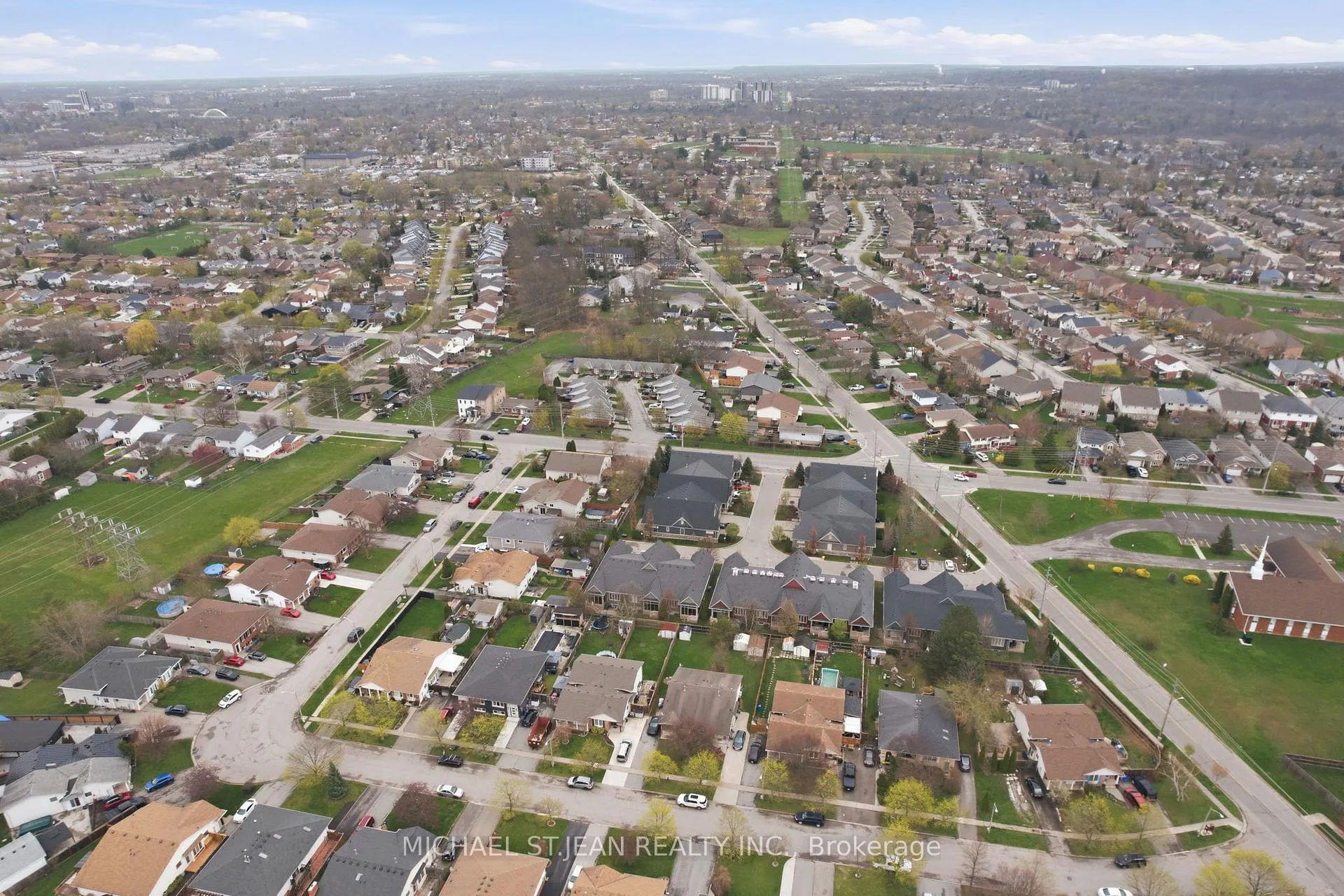 Photo 35 of Unit 8, 215 Vansickle Road, St. Catharines, Rykert/Vansickle — HOMEH