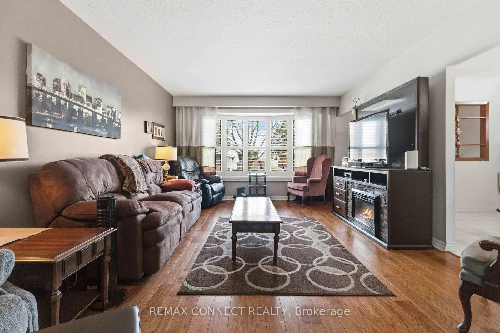 Photo 4 of 22 Turnbull Road, Ajax, South East — HOMEH