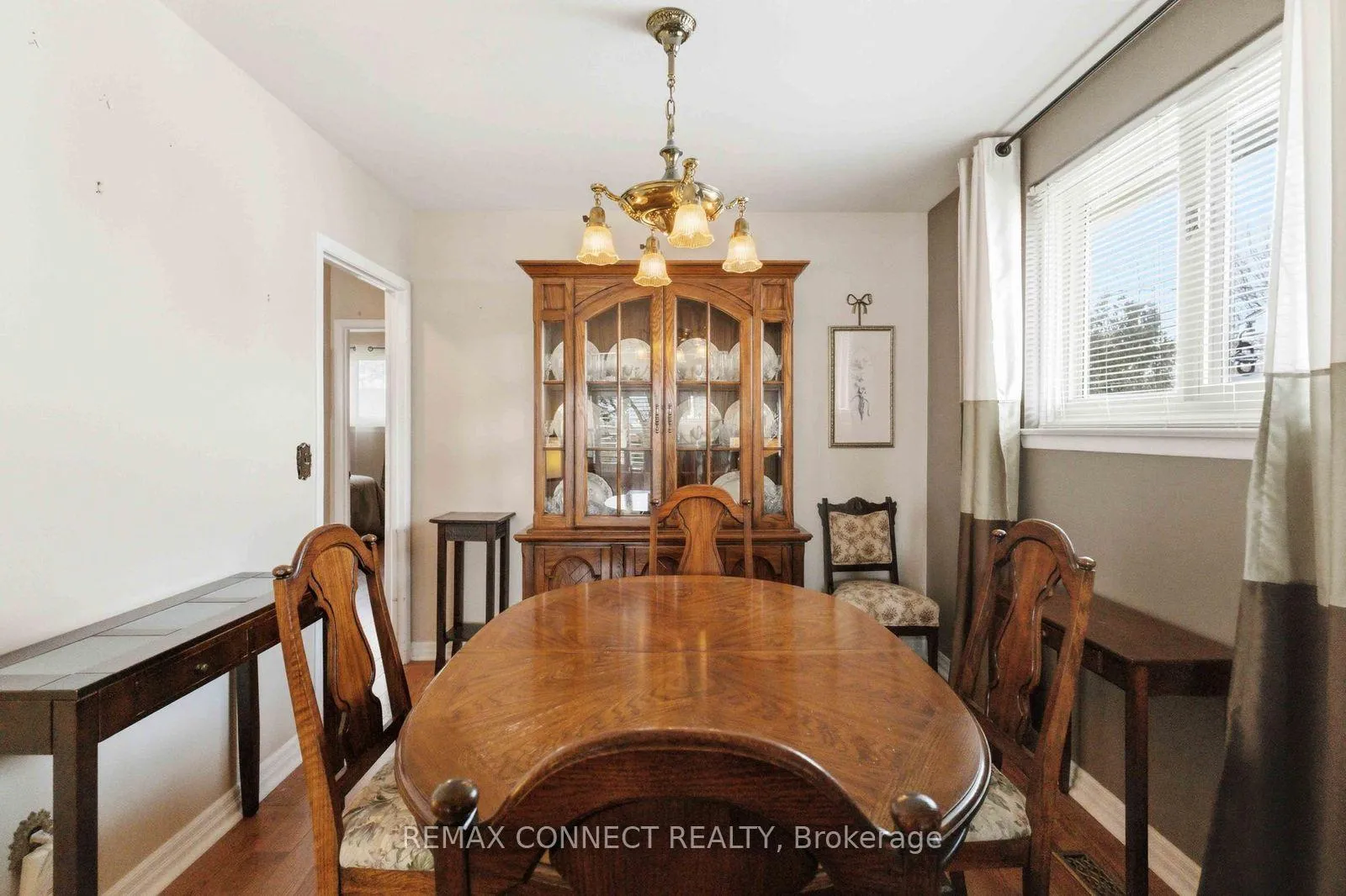 Photo 8 of 22 Turnbull Road, Ajax, South East — HOMEH