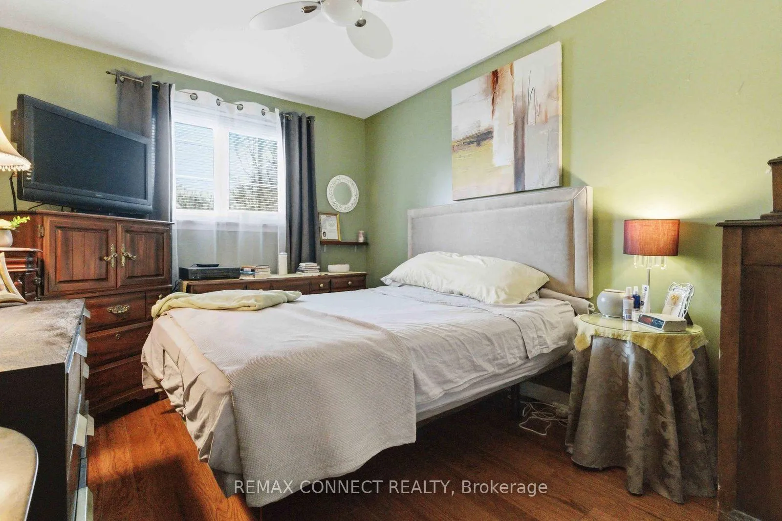 Photo 14 of 22 Turnbull Road, Ajax, South East — HOMEH