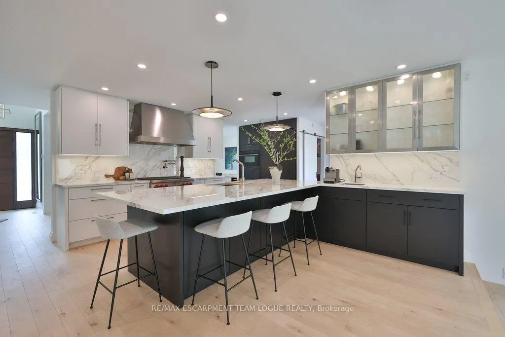 Photo 5 of 319 Goodram Drive, Burlington, Shoreacres — HOMEH