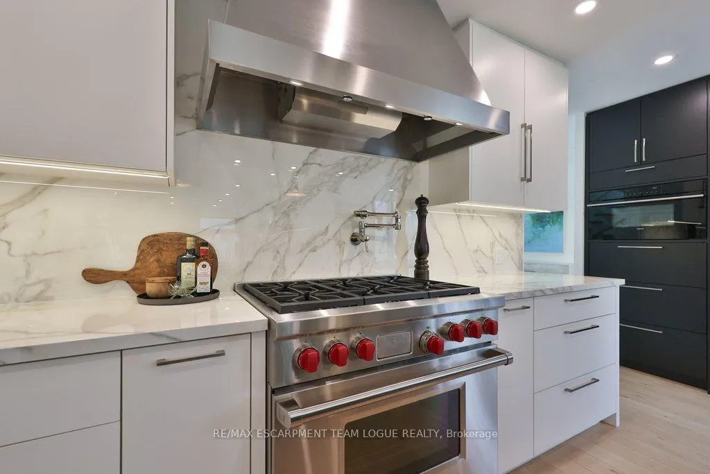 Photo 8 of 319 Goodram Drive, Burlington, Shoreacres — HOMEH