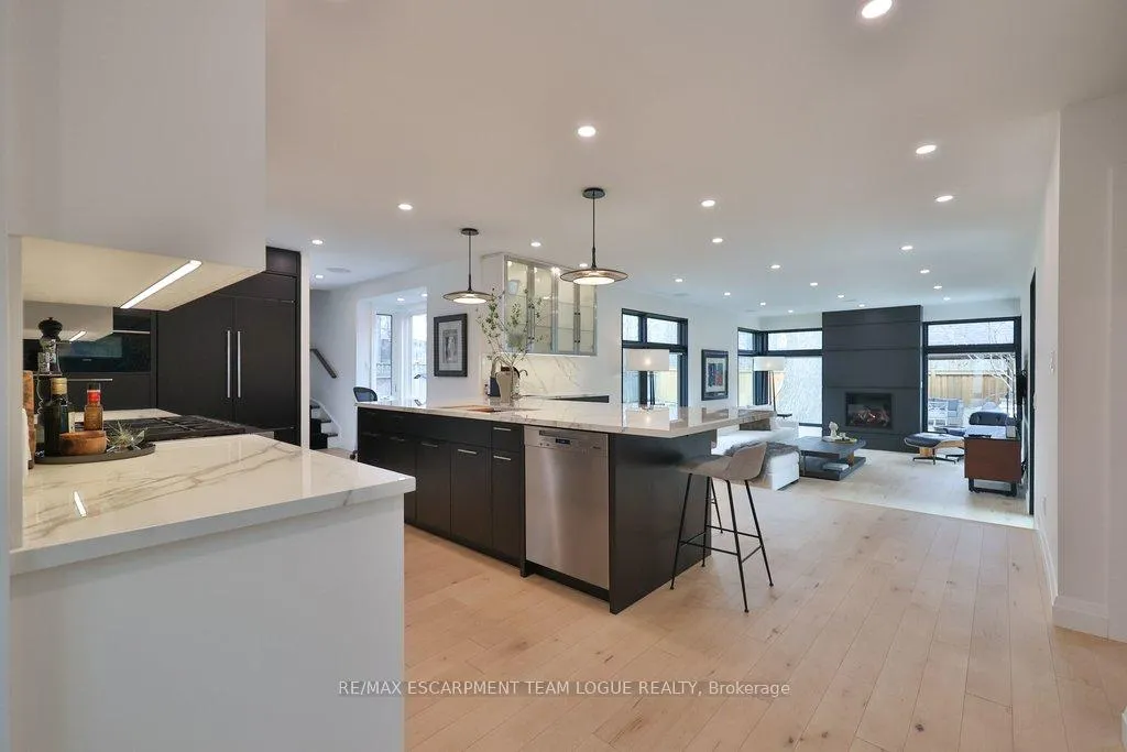 Photo 10 of 319 Goodram Drive, Burlington, Shoreacres — HOMEH