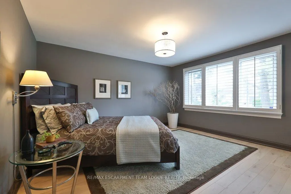 Photo 17 of 319 Goodram Drive, Burlington, Shoreacres — HOMEH