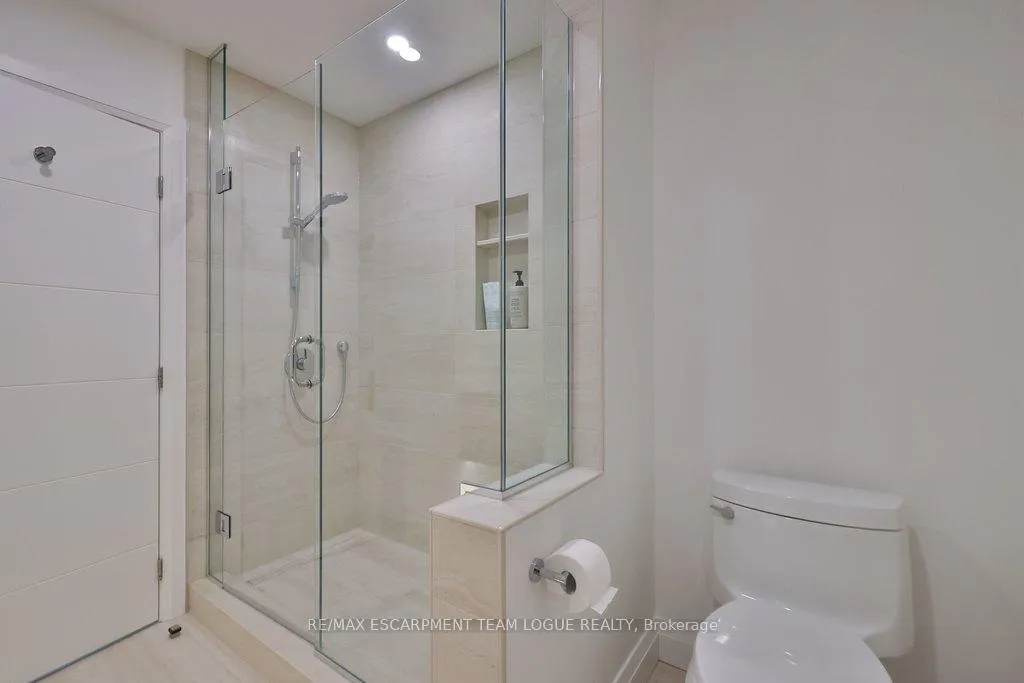 Photo 20 of 319 Goodram Drive, Burlington, Shoreacres — HOMEH