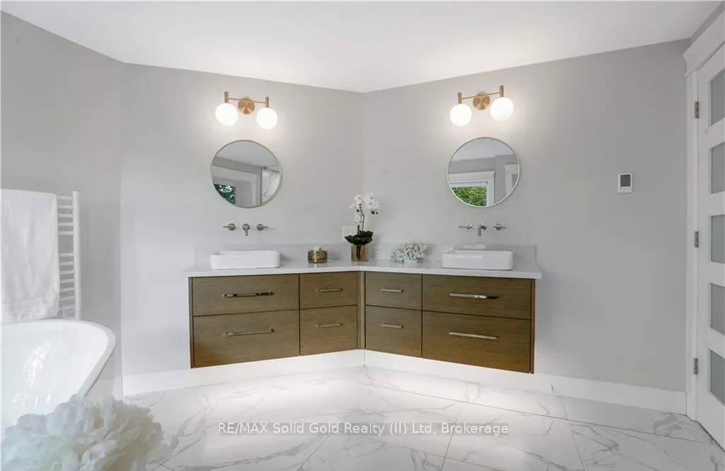 Photo 32 of 239 Corrie Crescent, Waterloo, Lakeshore Village — HOMEH