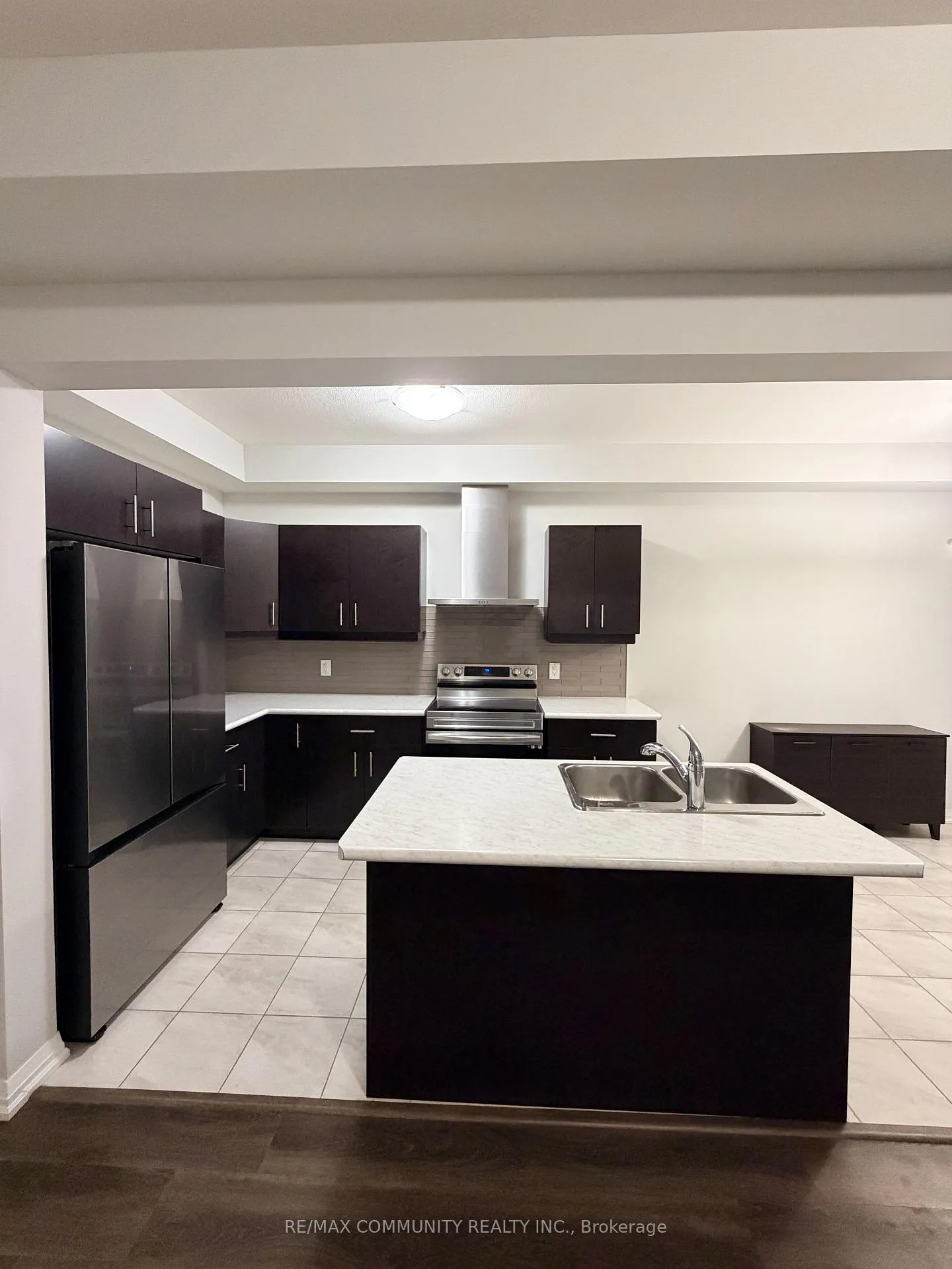 Photo 4 of 86 Bur Oak Drive, Thorold, Confederation Heights — HOMEH