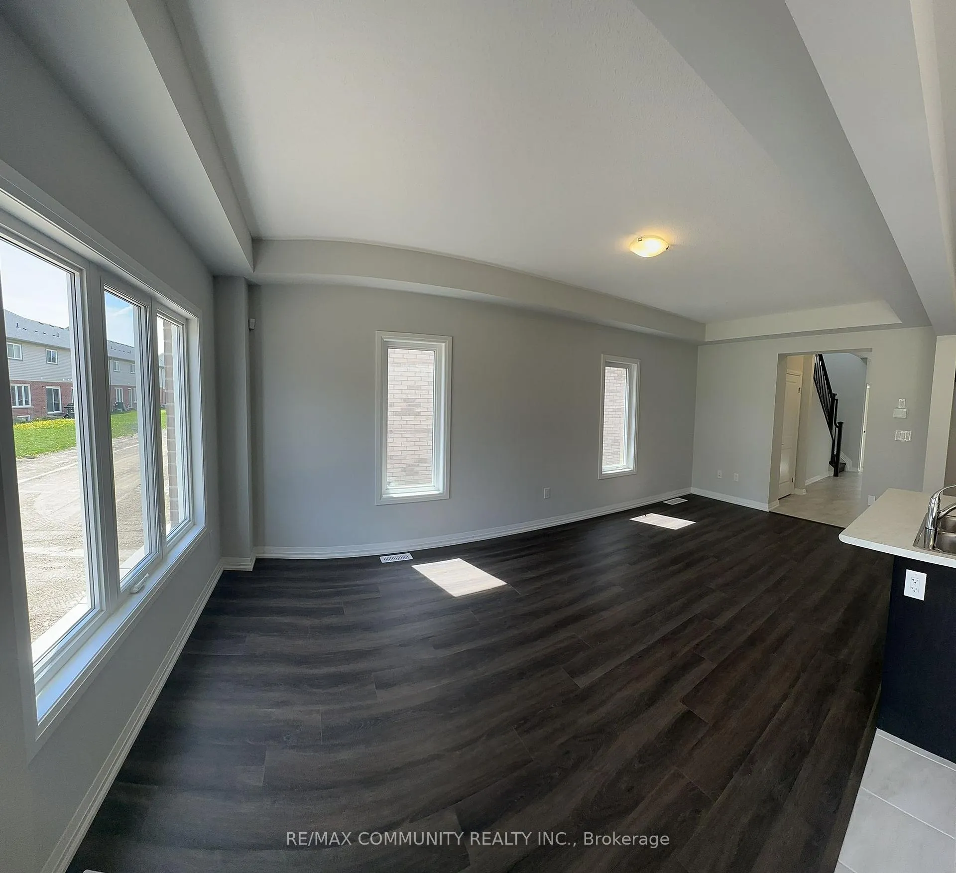 Photo 7 of 86 Bur Oak Drive, Thorold, Confederation Heights — HOMEH