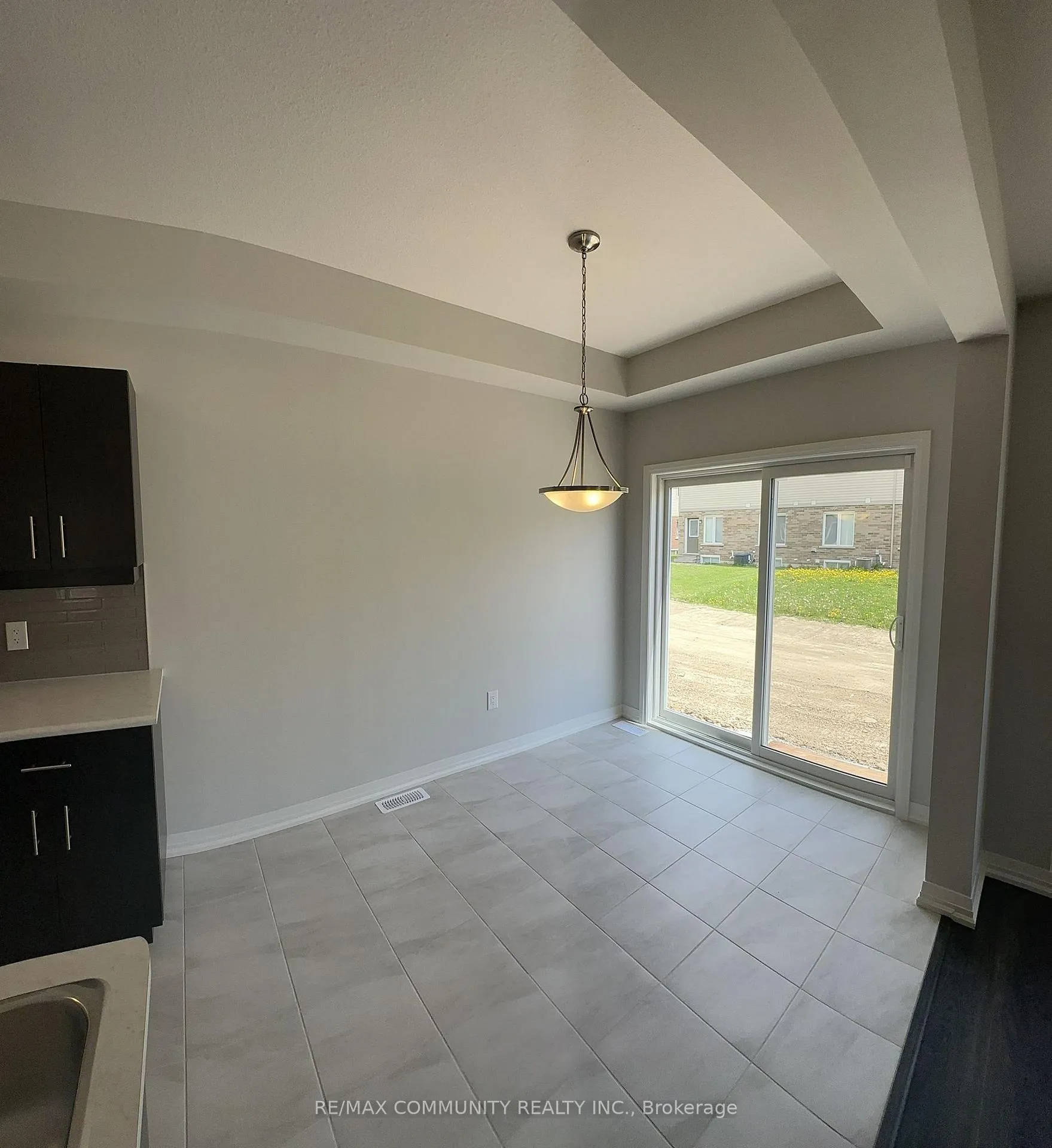 Photo 8 of 86 Bur Oak Drive, Thorold, Confederation Heights — HOMEH