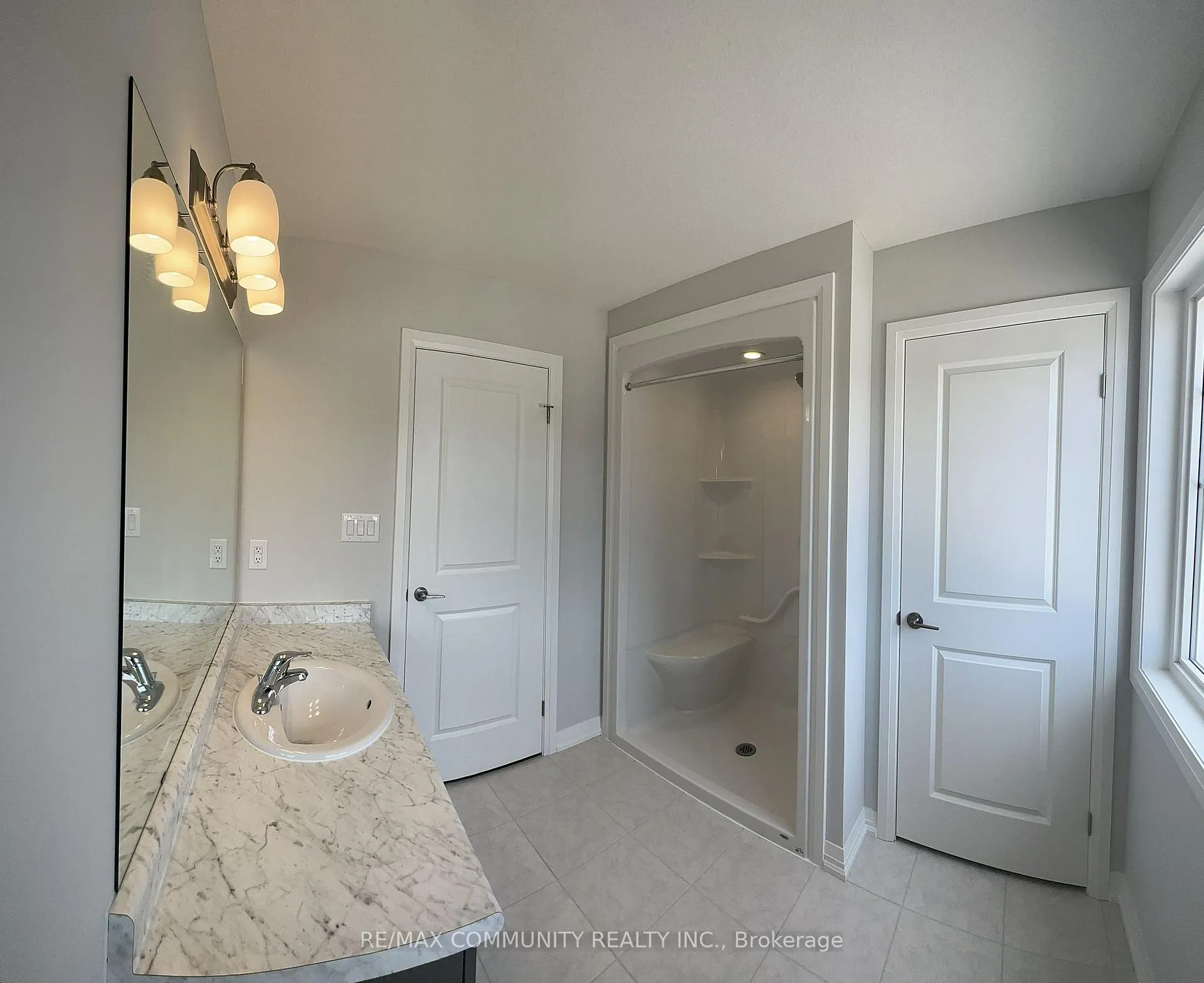 Photo 9 of 86 Bur Oak Drive, Thorold, Confederation Heights — HOMEH