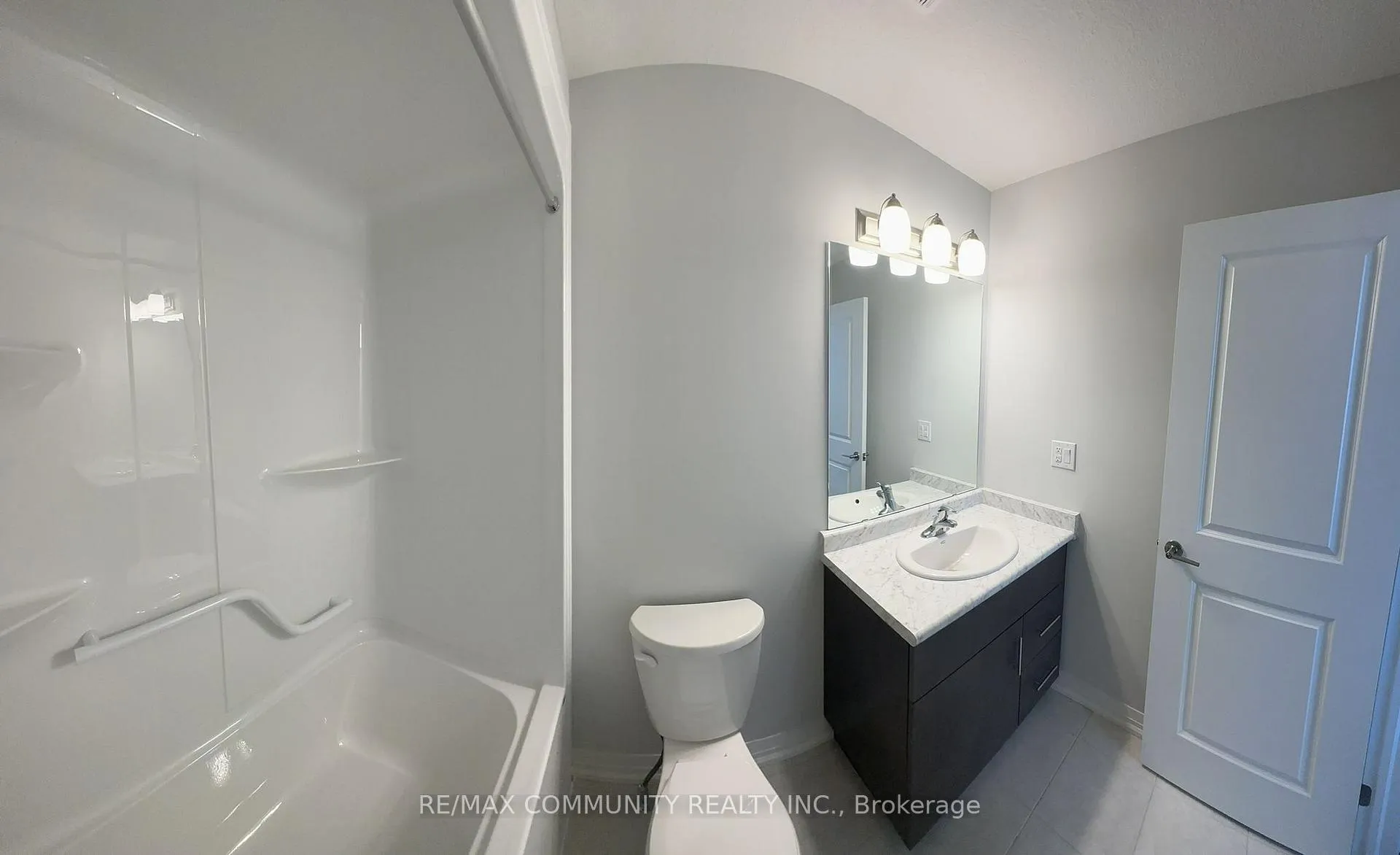 Photo 11 of 86 Bur Oak Drive, Thorold, Confederation Heights — HOMEH
