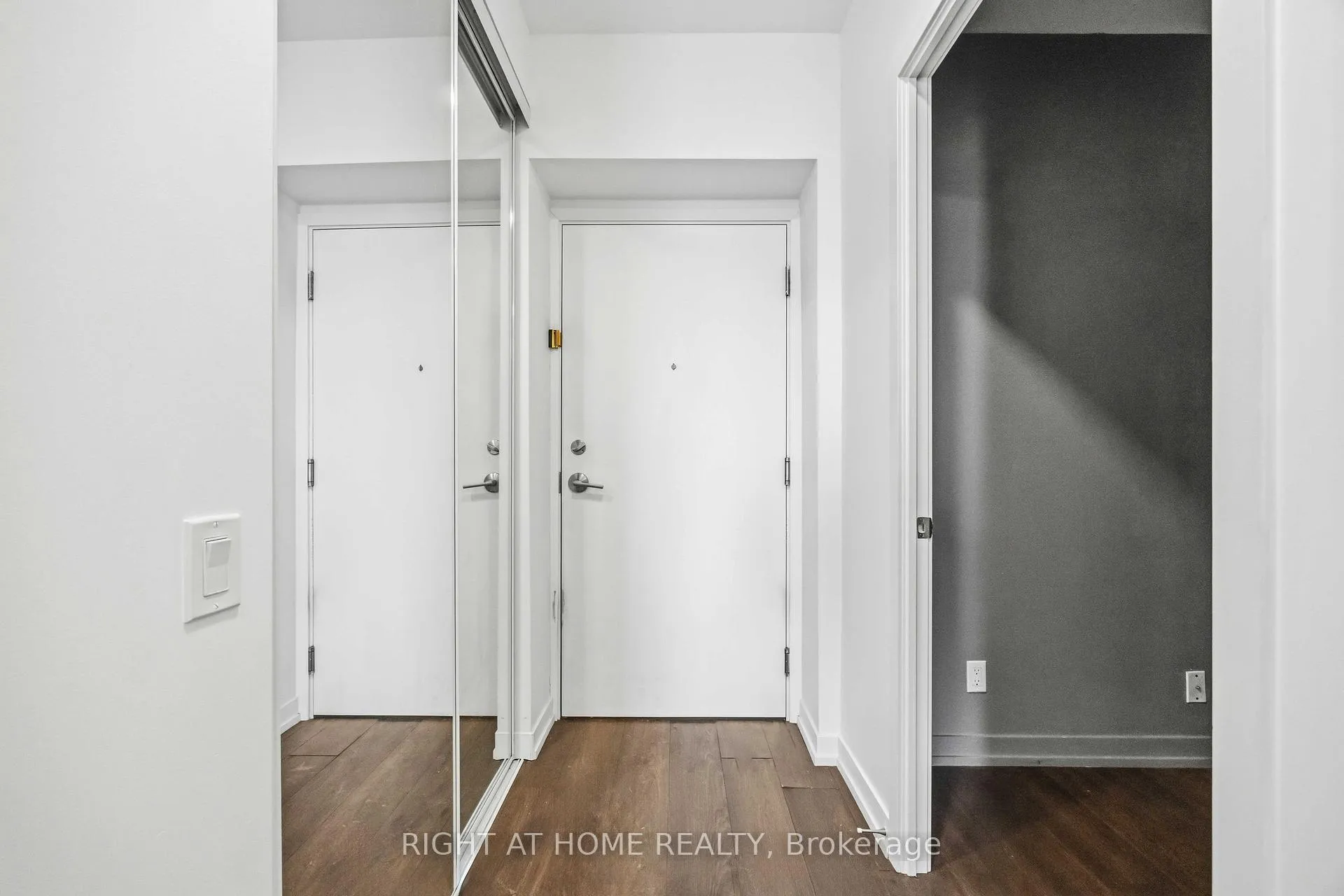 Photo 9 of Unit 307, 950 Portage Parkway, Vaughan, Vaughan Corporate Centre — HOMEH