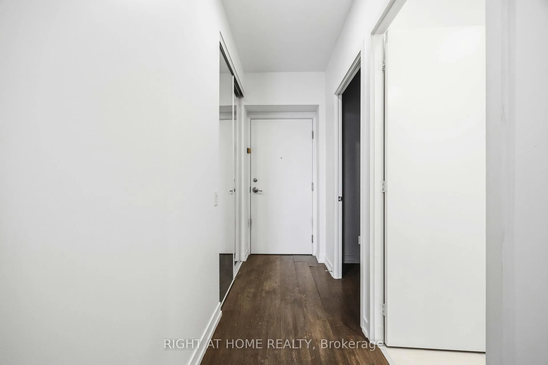 Photo 10 of Unit 307, 950 Portage Parkway, Vaughan, Vaughan Corporate Centre — HOMEH
