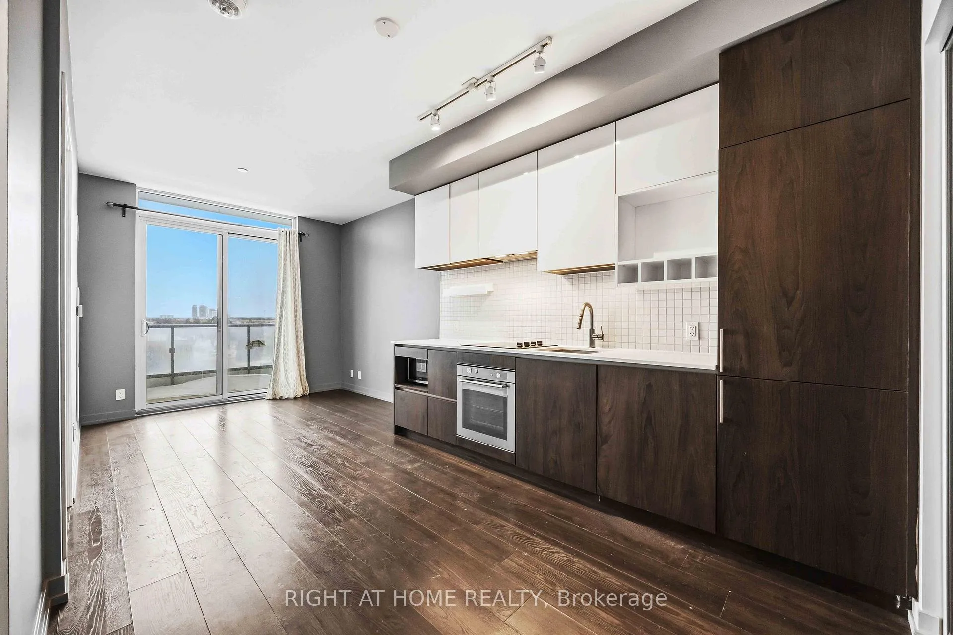Photo 11 of Unit 307, 950 Portage Parkway, Vaughan, Vaughan Corporate Centre — HOMEH