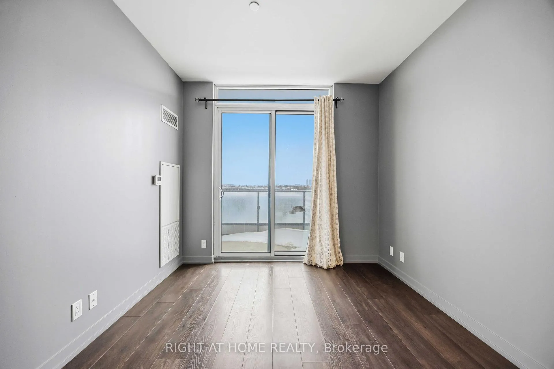 Photo 14 of Unit 307, 950 Portage Parkway, Vaughan, Vaughan Corporate Centre — HOMEH