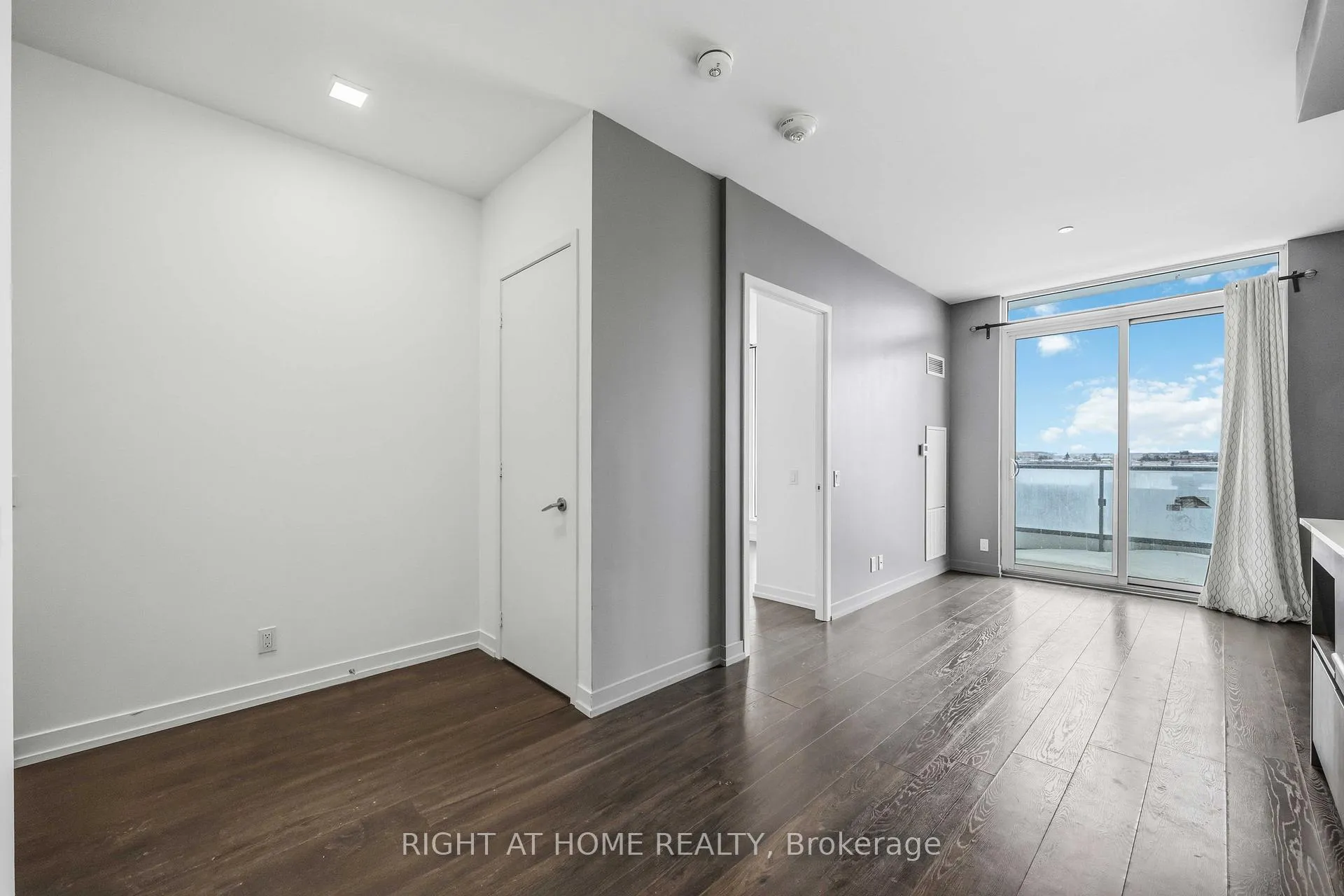 Photo 21 of Unit 307, 950 Portage Parkway, Vaughan, Vaughan Corporate Centre — HOMEH