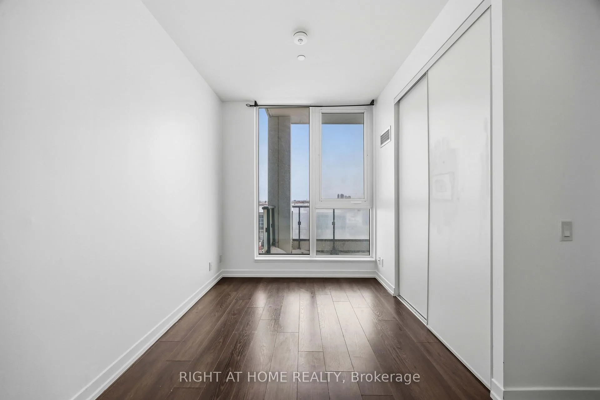 Photo 24 of Unit 307, 950 Portage Parkway, Vaughan, Vaughan Corporate Centre — HOMEH
