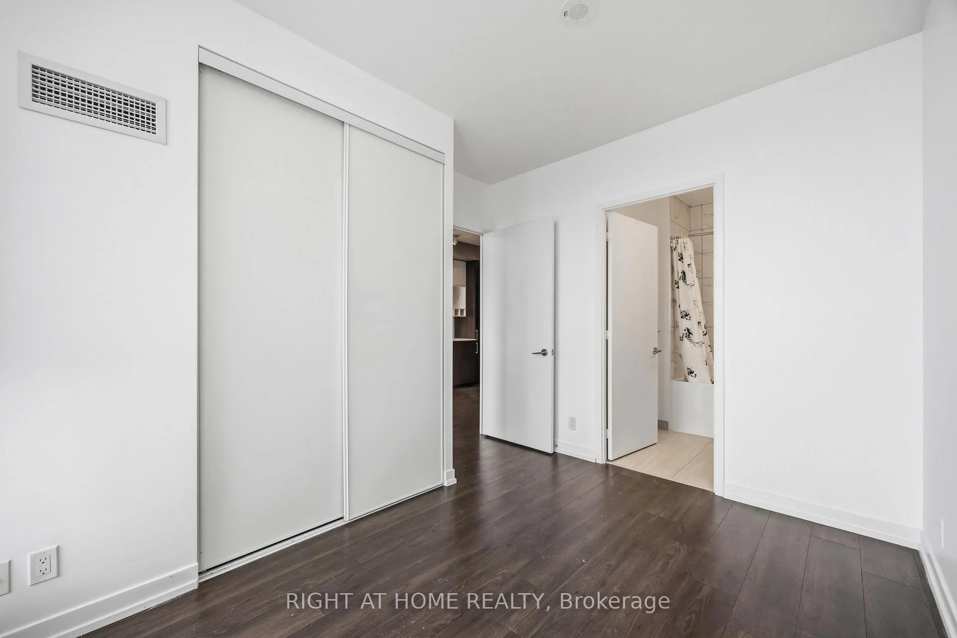 Photo 25 of Unit 307, 950 Portage Parkway, Vaughan, Vaughan Corporate Centre — HOMEH
