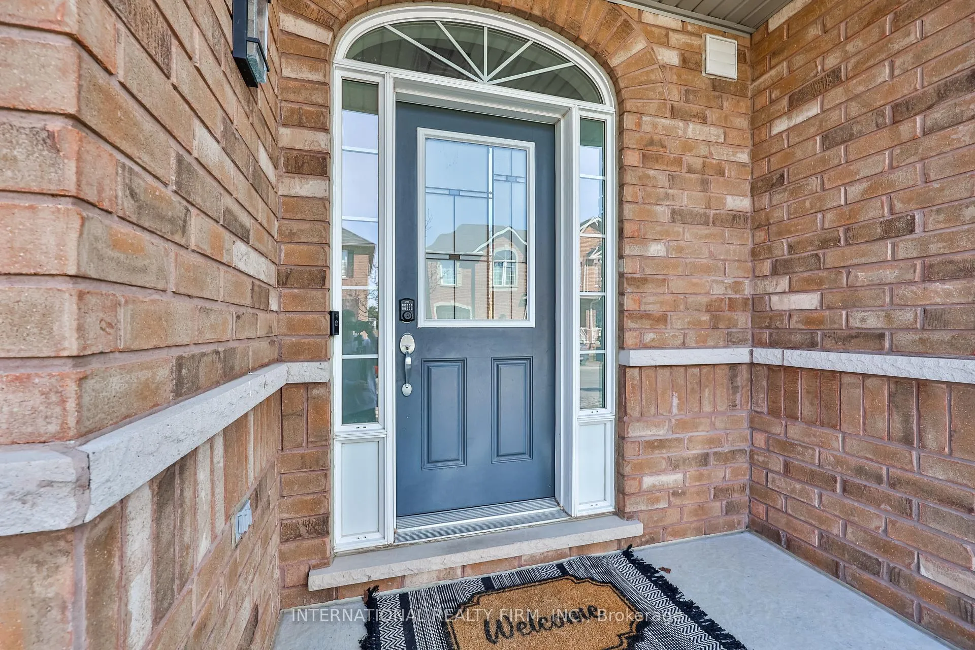 Photo 2 of Unit 40, 651 Farmstead Drive, Milton, Willmott — HOMEH