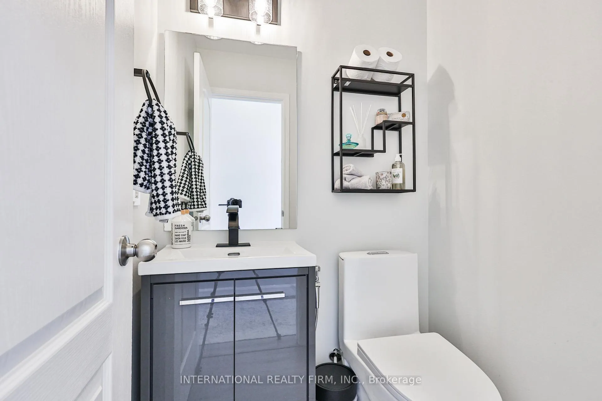 Photo 4 of Unit 40, 651 Farmstead Drive, Milton, Willmott — HOMEH
